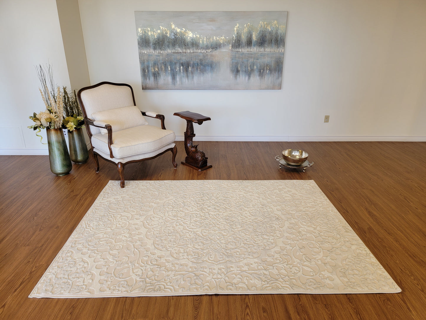 Airmont Modern Traditional Area Rug. Cream, White, and Light Gray