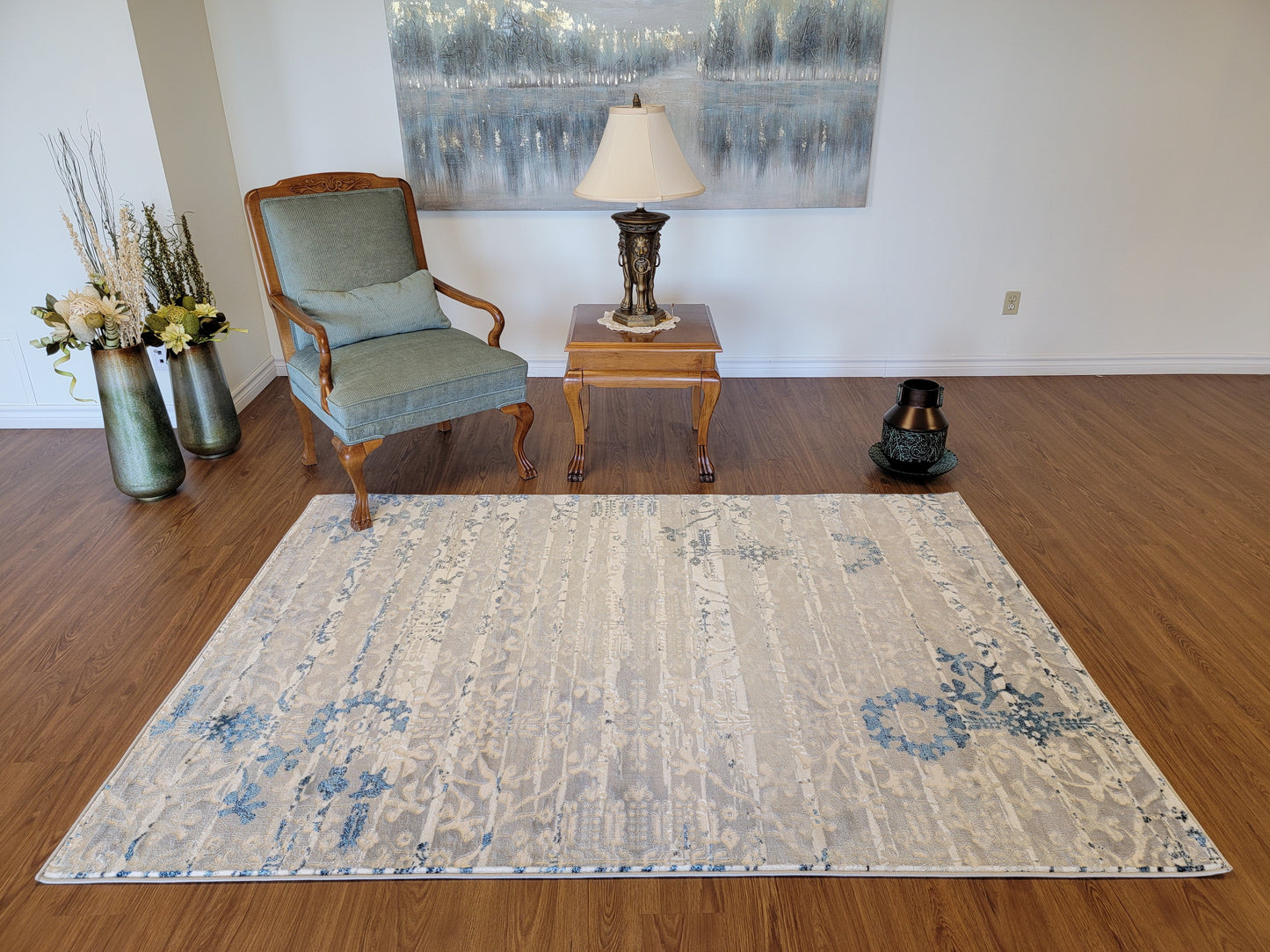 Airmont Damask Area Rug. White Smoke , Gray, and Navy