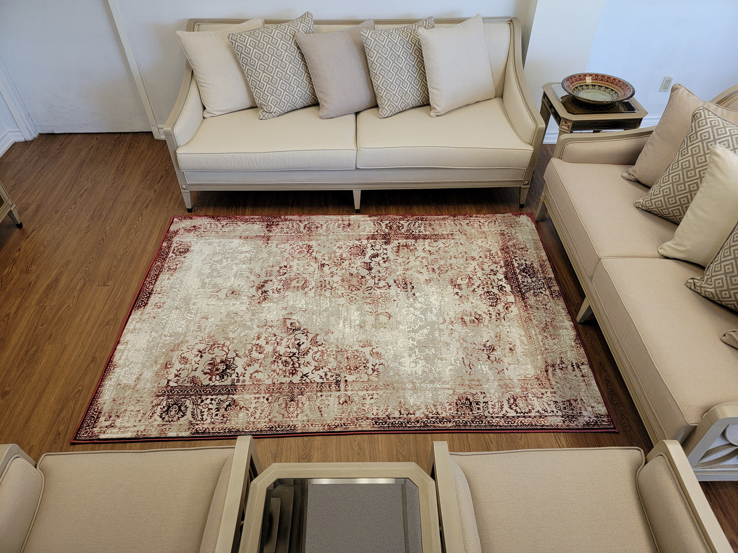 Avangard Modern Traditional Area Rug. White and Scarlet Red