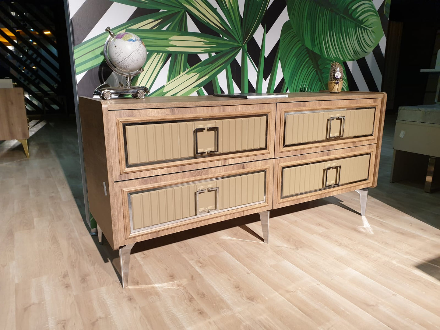 Alberta Queen Bed
