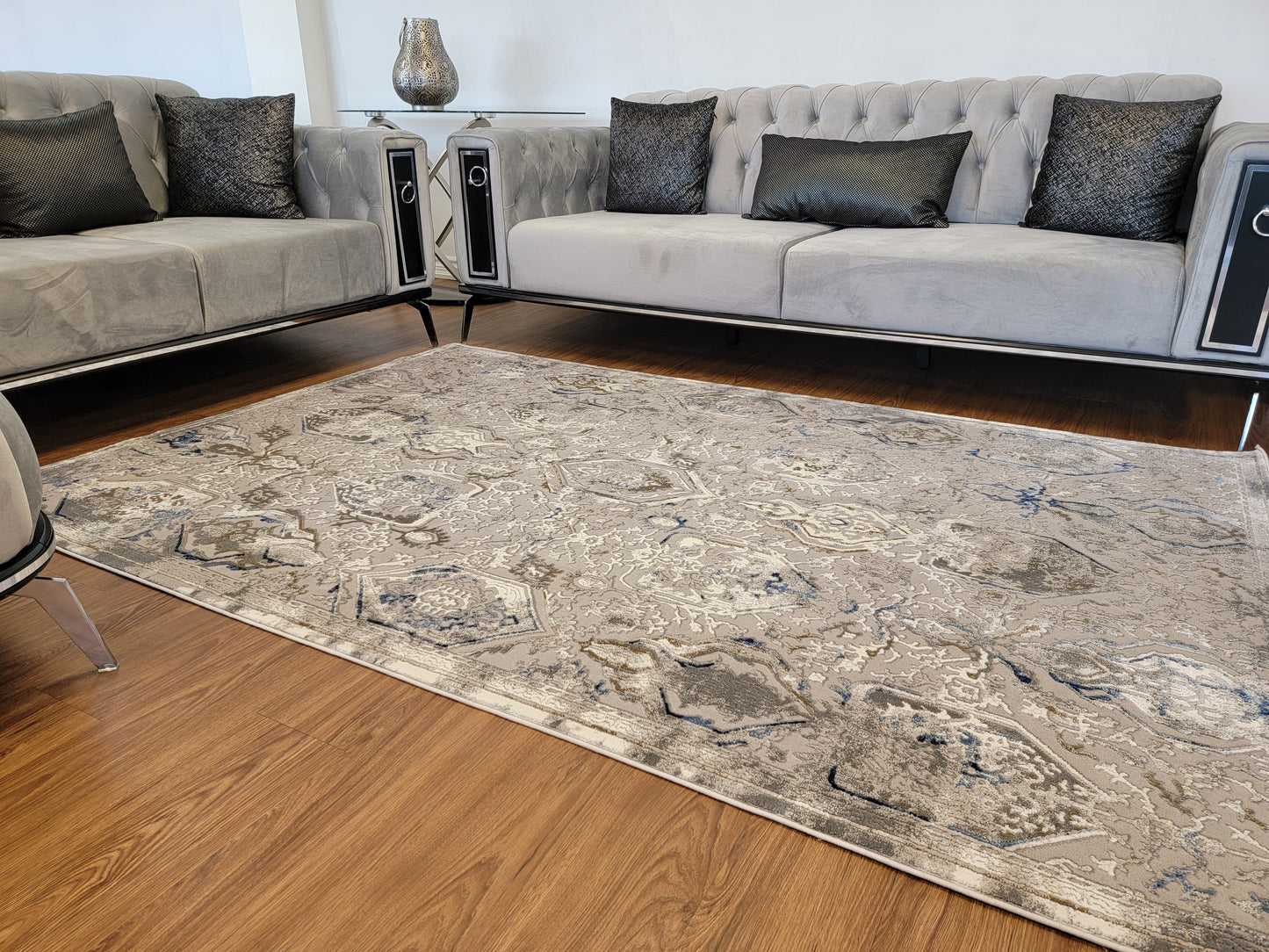 Armodies Damask Area Rug. Shades of Gray, and Blue Accent