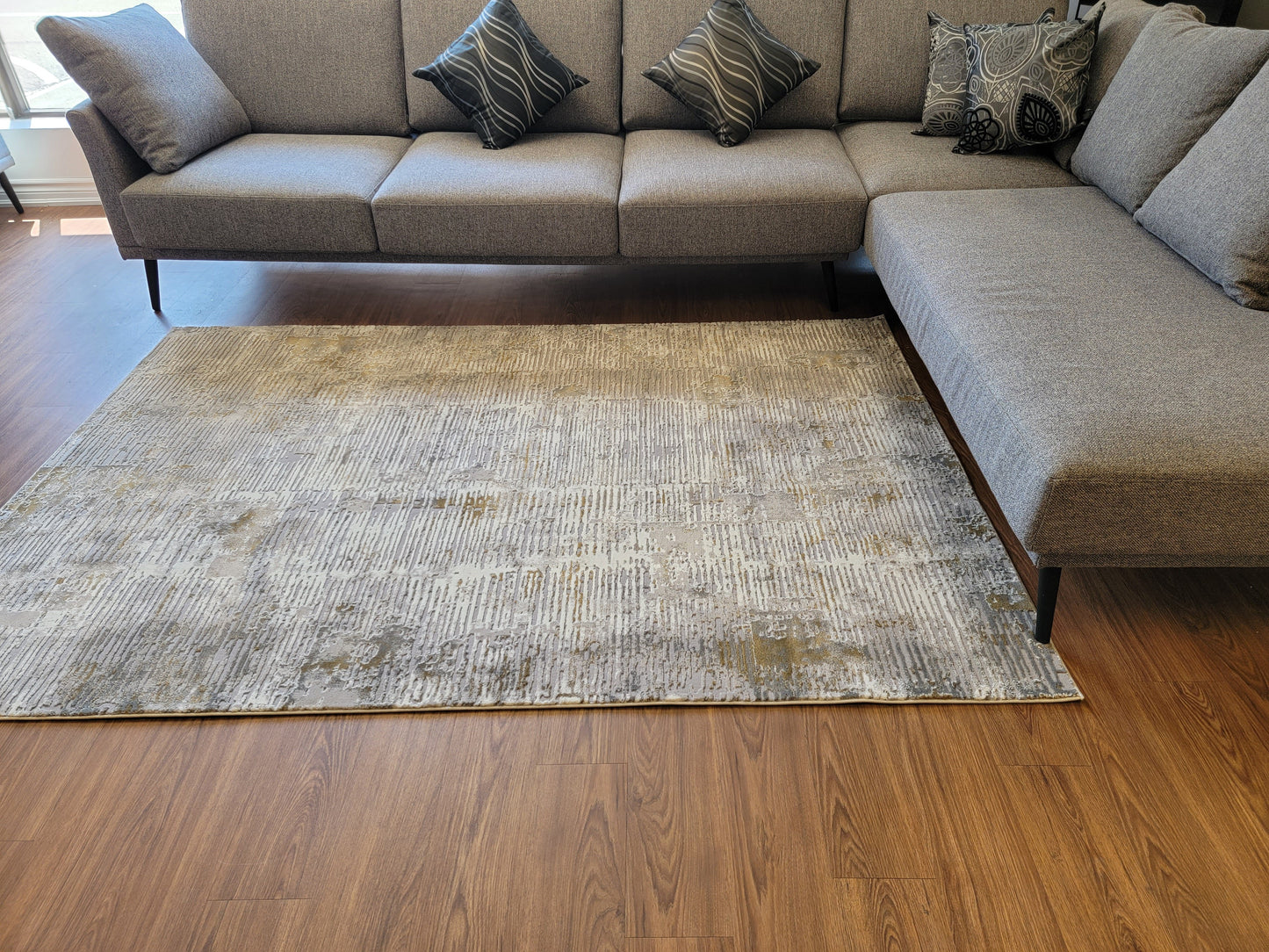 Armodies Abstract Area Rug. Ash Grey and Brown.