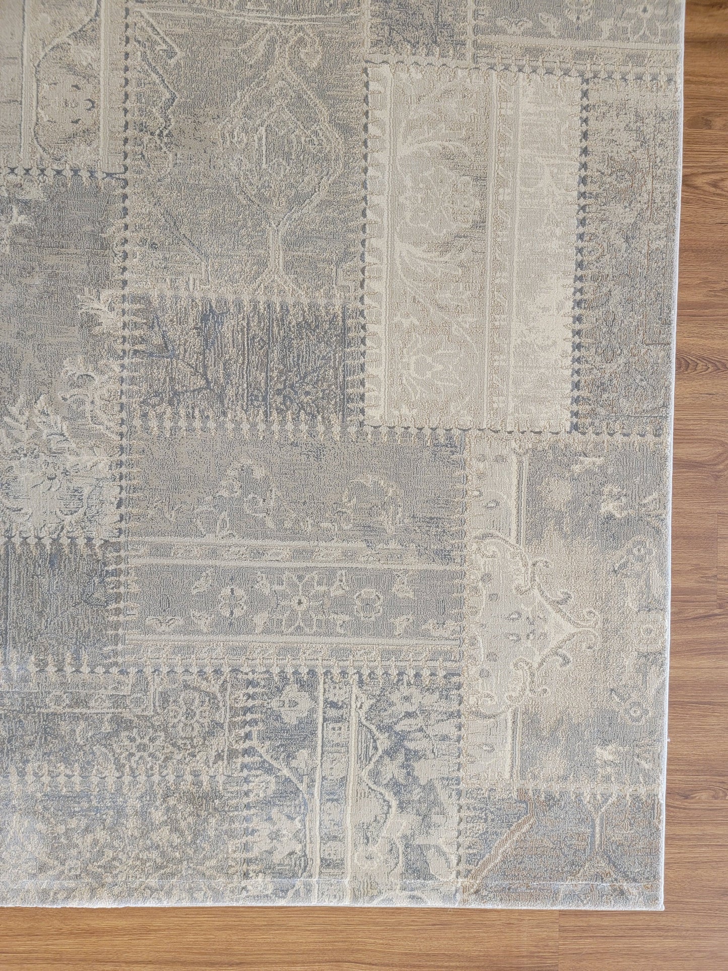 Baguette Modern Traditional Area Rug. Beige and Gray