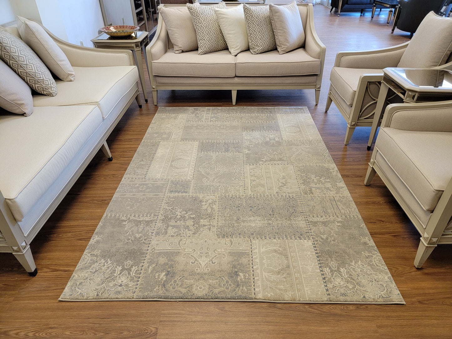 Baguette Modern Traditional Area Rug. Beige and Gray