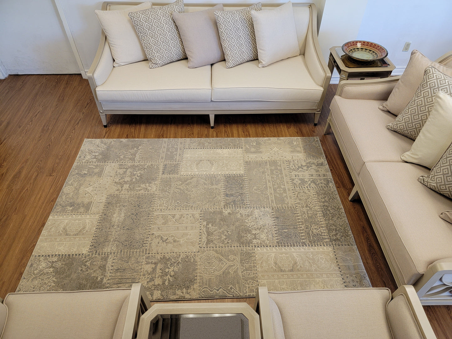 Baguette Modern Traditional Area Rug. Beige and Gray