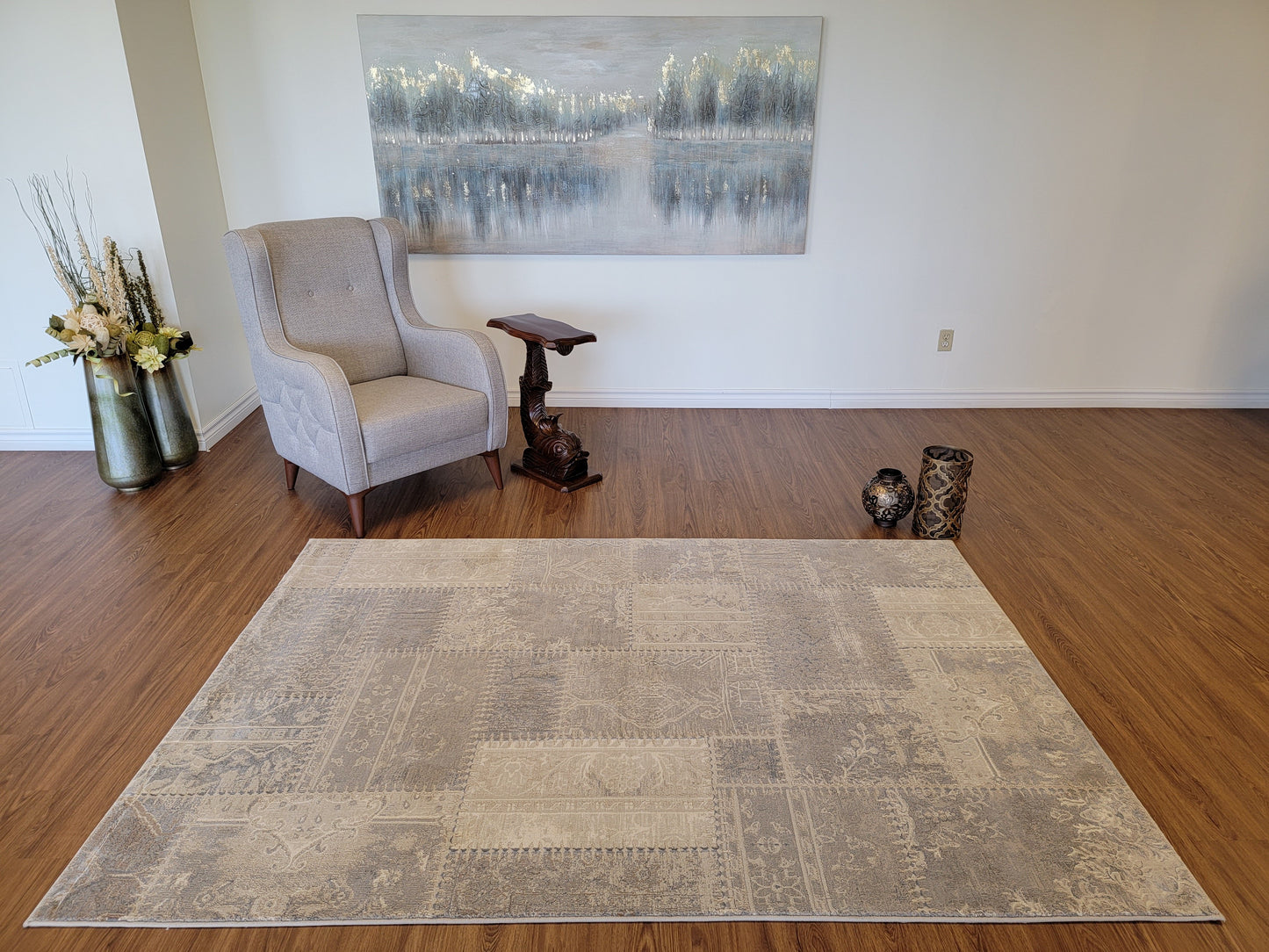 Baguette Modern Traditional Area Rug. Beige and Gray