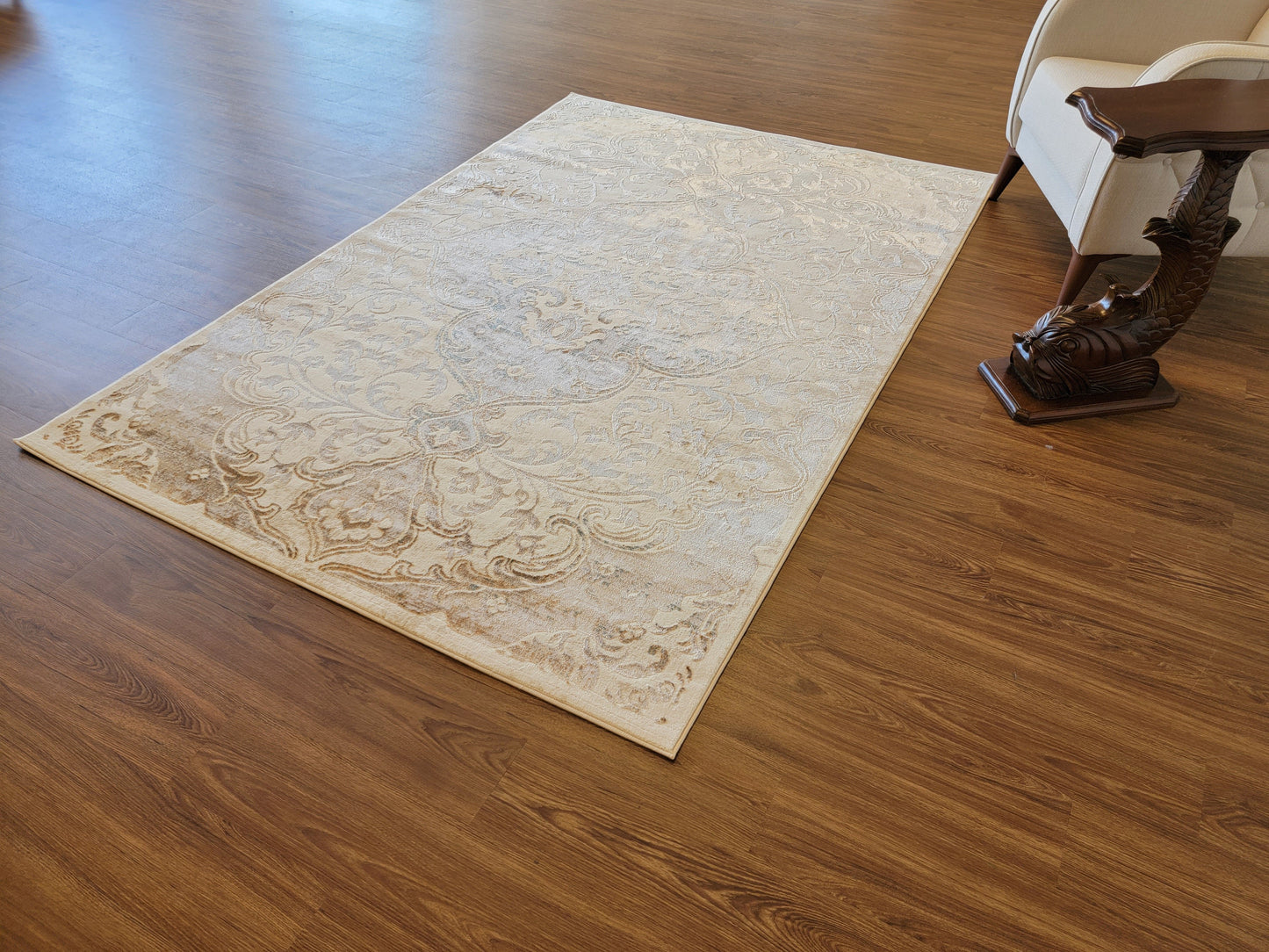 Emojy Modern Traditional Area Rug. Cream and Brown