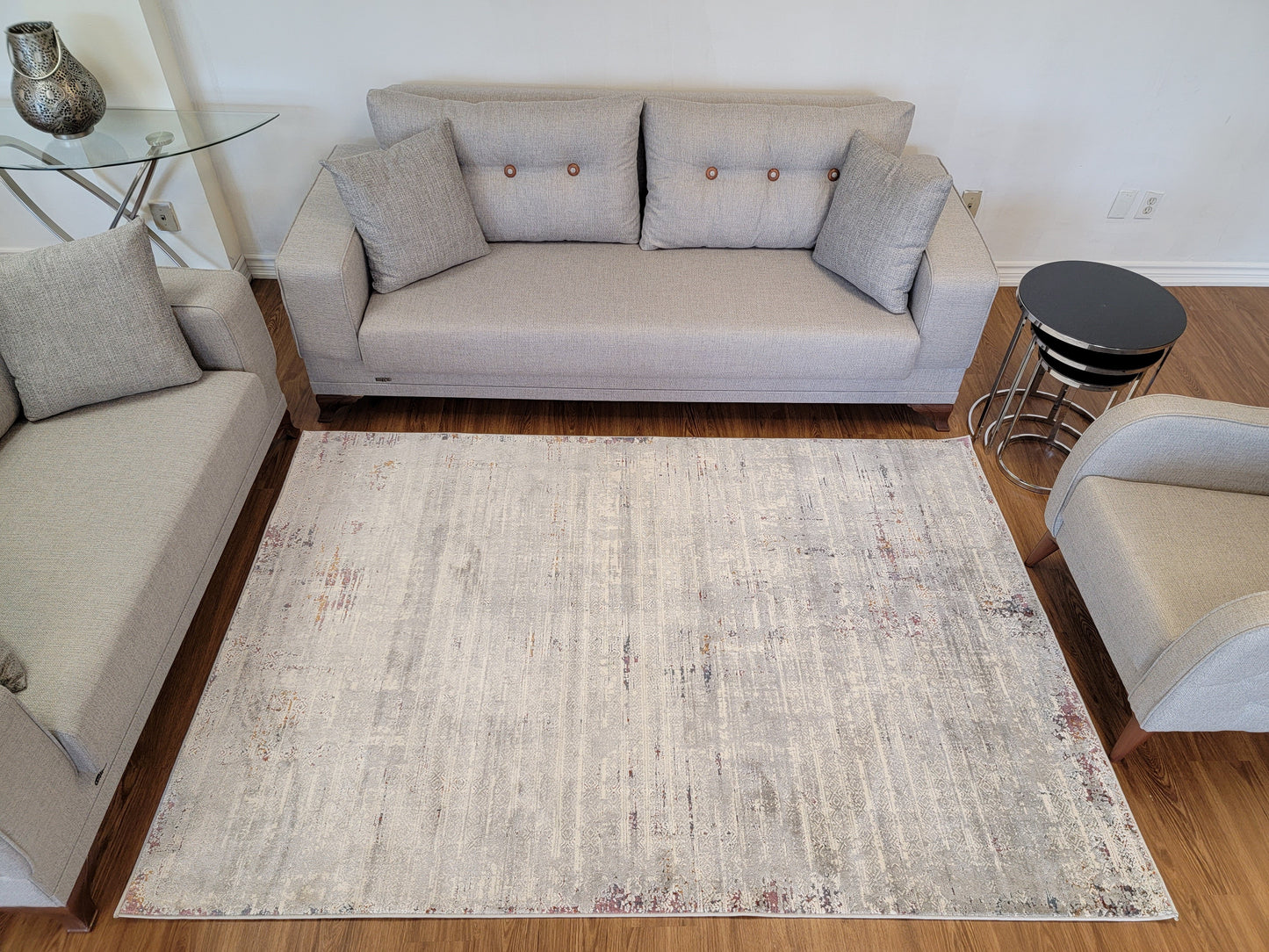 Venus Geometric Area Rug. White and Platinum